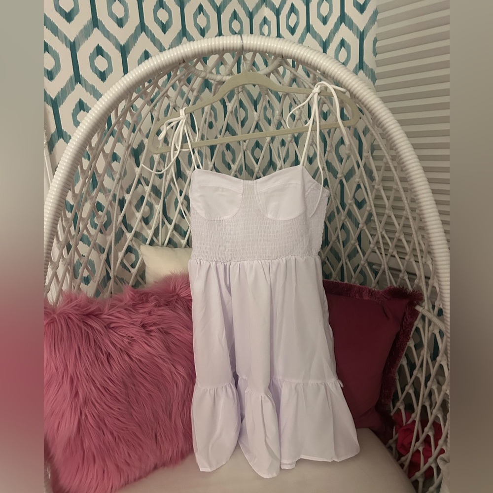 White tie shoulder mini dress